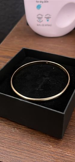 14k Solid Bangle