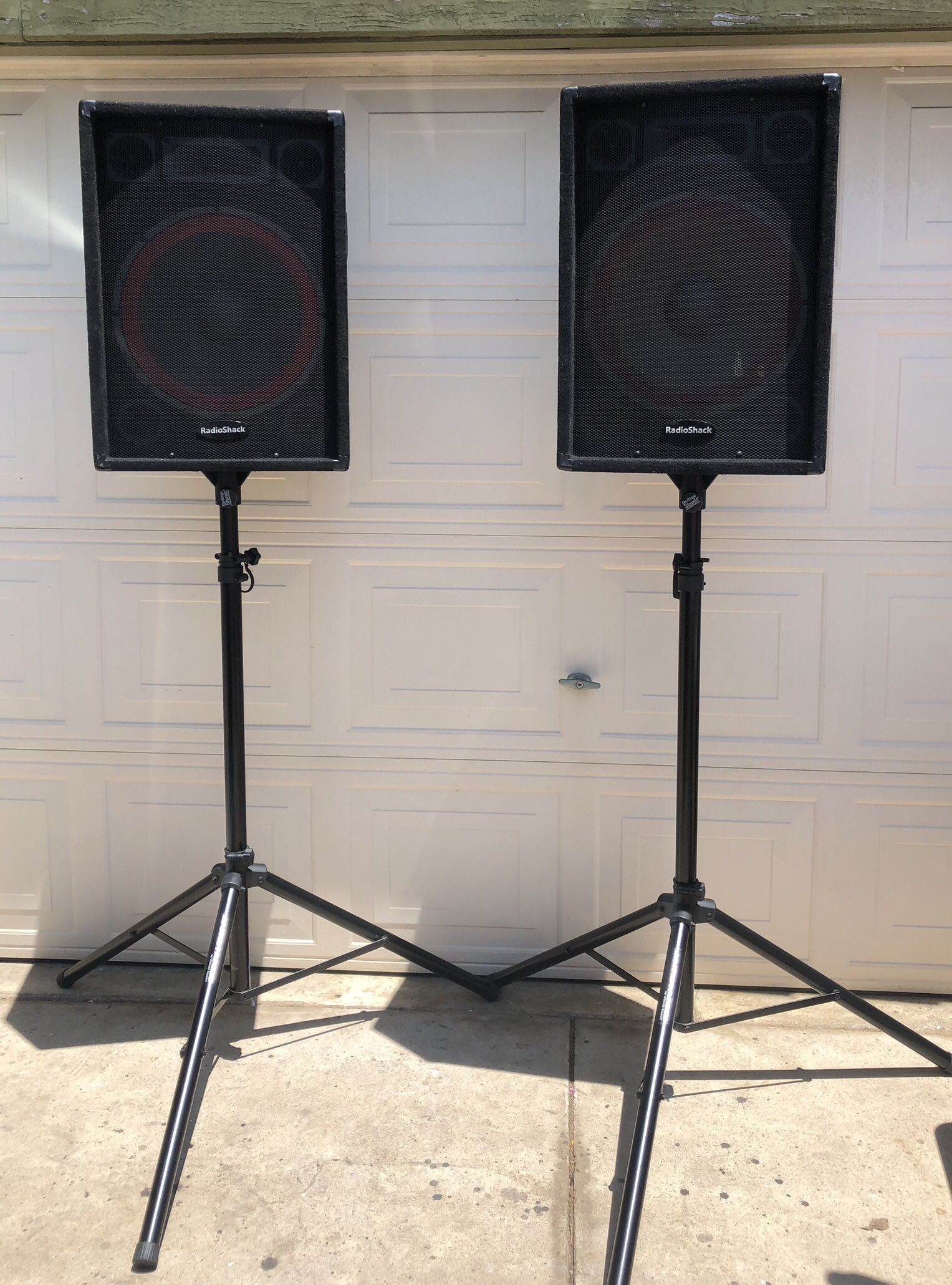 Pasive speakers with stands and cables