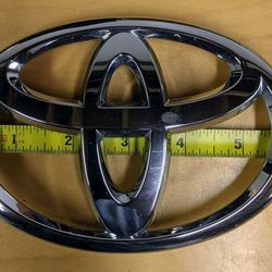 Toyota Highlander, OEM,  Emblem Logo.