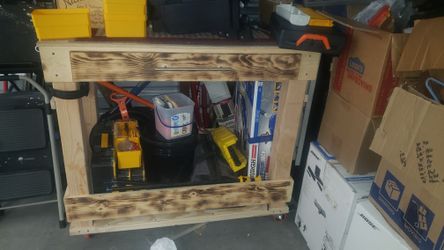 WORK BENCH WITH LARGE DRAW AND LOCKING CASTERS