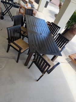Pottery Barn Hampstead Mahogany Outdoor 106” Extending Dining Table + 6 Chairs – $1,250