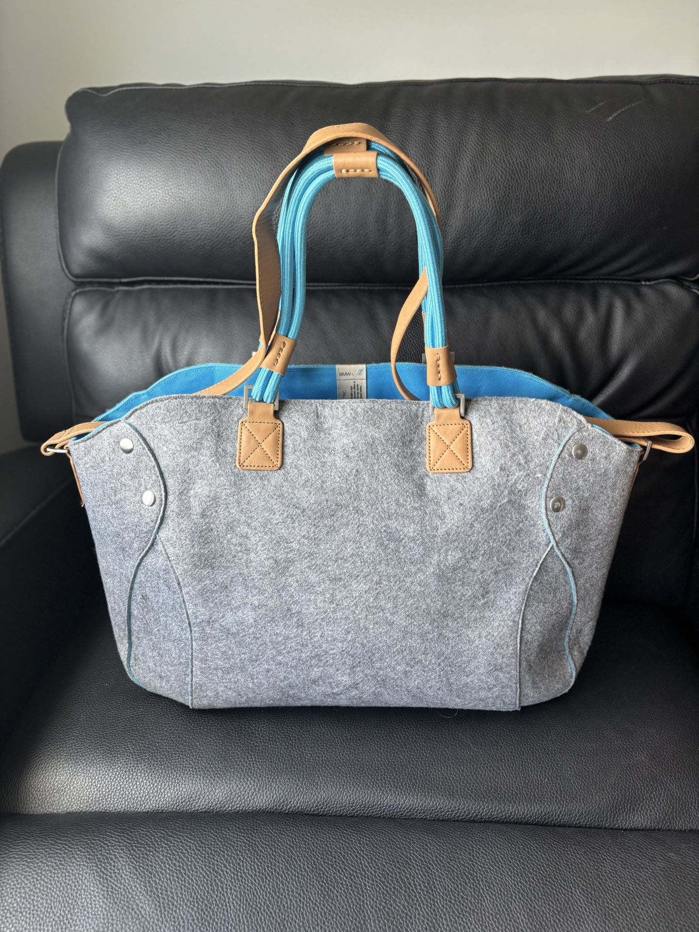 BMW LARGE BAG — 21 1/2” L x 14”H— Selling on EBay for over $100.