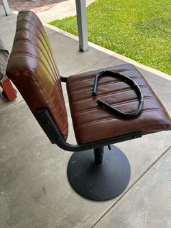 Bar stool (foot rest broken)