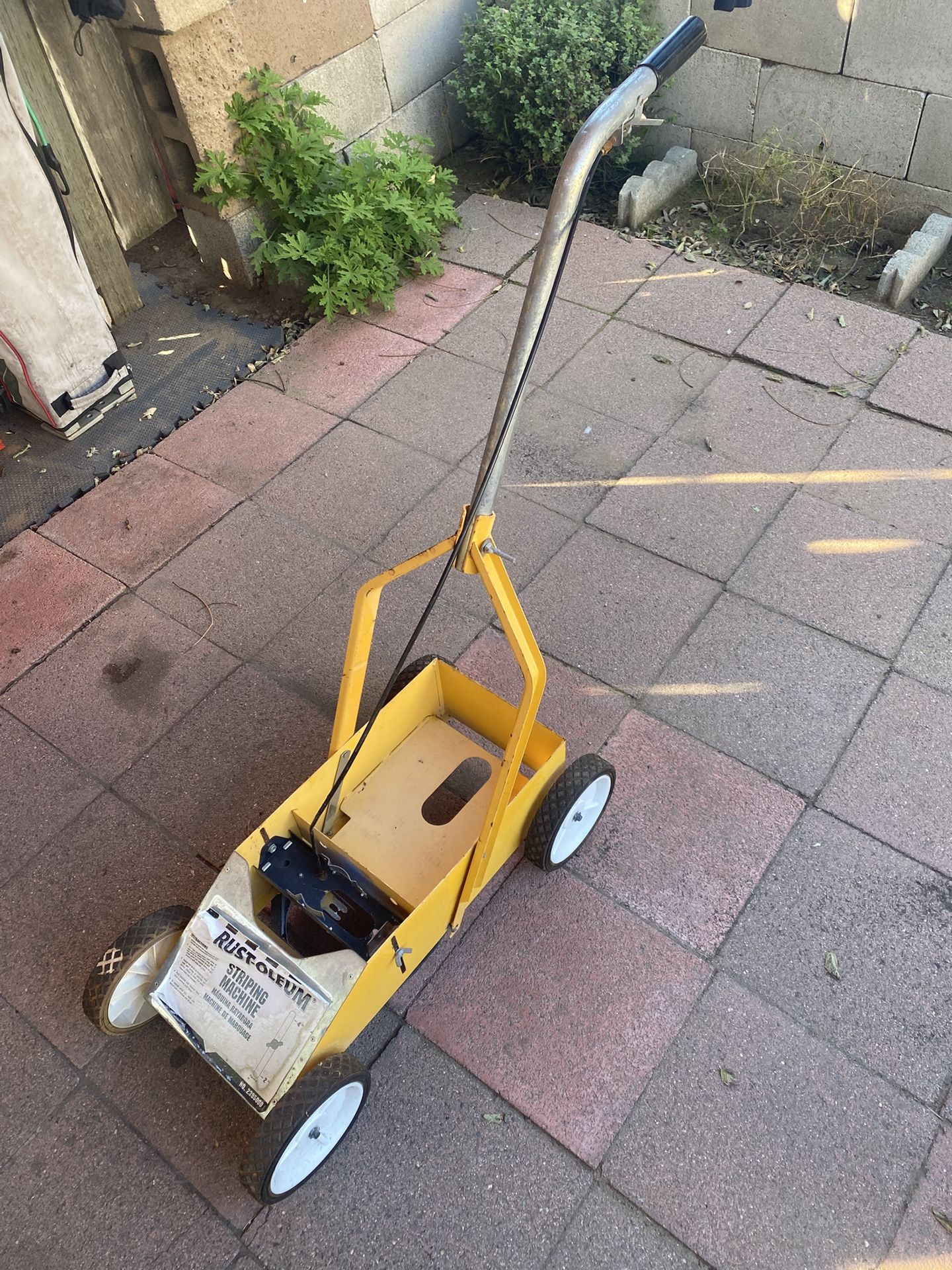 Rust-Oleum Striping  Machine