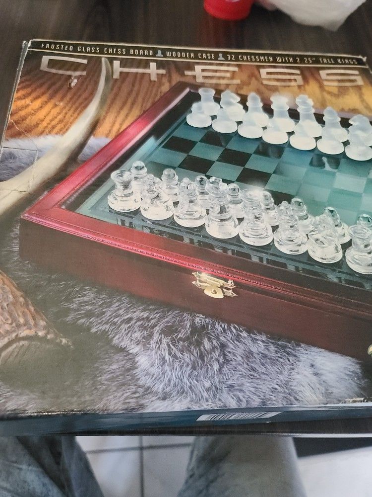 Chess Game Glass Like New