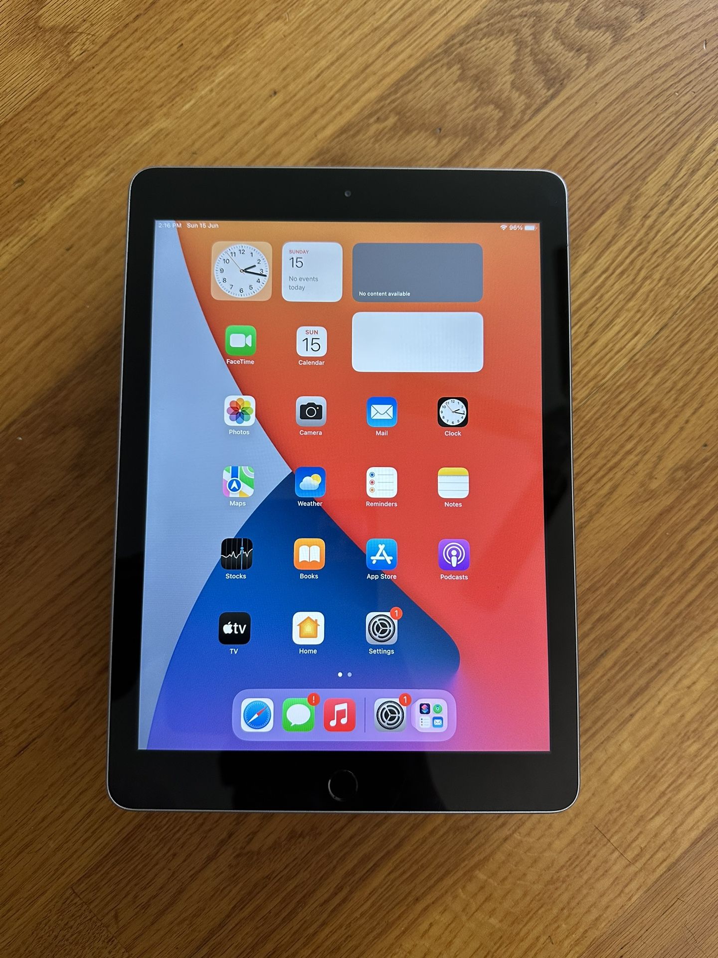9.7 inches Apple iPad Gen 5 WiFi 32Gb Space Gray Model A1822 iOS 16.7.11 - FIRMED PRICE - No Negotiation - Work Great- No Issue - Condition 8.5/10 -