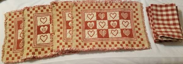 Lillian Vernon Virginia Beach Heart Placemats and Napkins