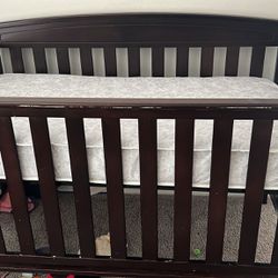 Baby Crib And Convertible 