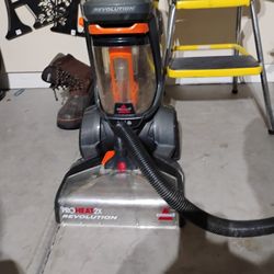 Carpet Cleaner - Bissell Proheat2x Revolution