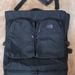 Tumi Bi Fold Garment Bag Nylon Ballistic Black Suit Case Shoulder Strap Carry Luggage