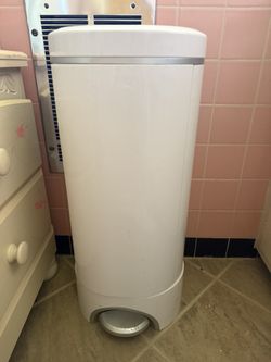 Munchkin Trashcan