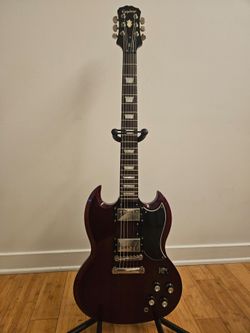 Epiphone SG Standard / G-400 Electric Guitar Red Cherry Color Black Pickguard Year 2010