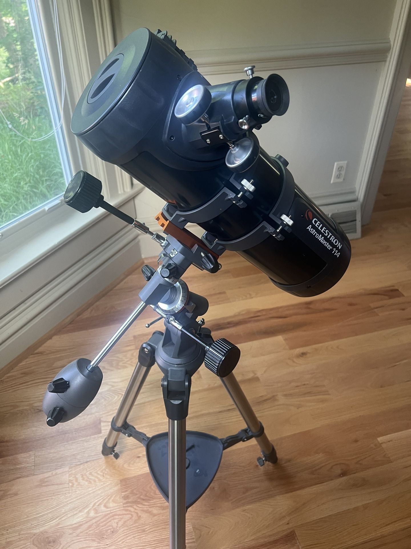 USED - ASTROMASTER 114EQ TELESCOPE