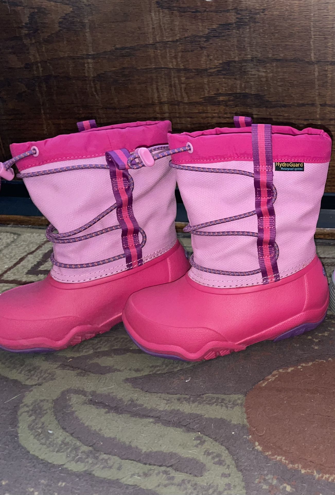 Crocs Kids' Size c 9 Waterproof Boots Candy Pink botas de nieve para niños talla 9