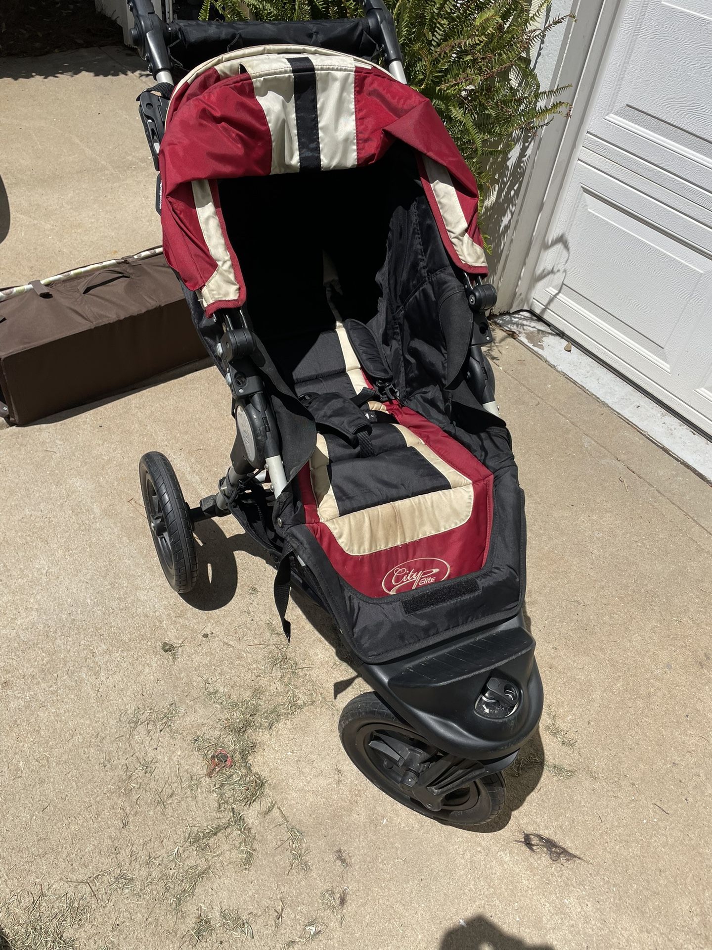 Baby Jogger City Elite Deluxe Stroller, car seat, and pack and play