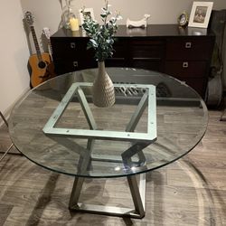 Modern Dining Round Table 