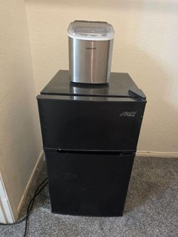 Ice Maker and mini Fridge
