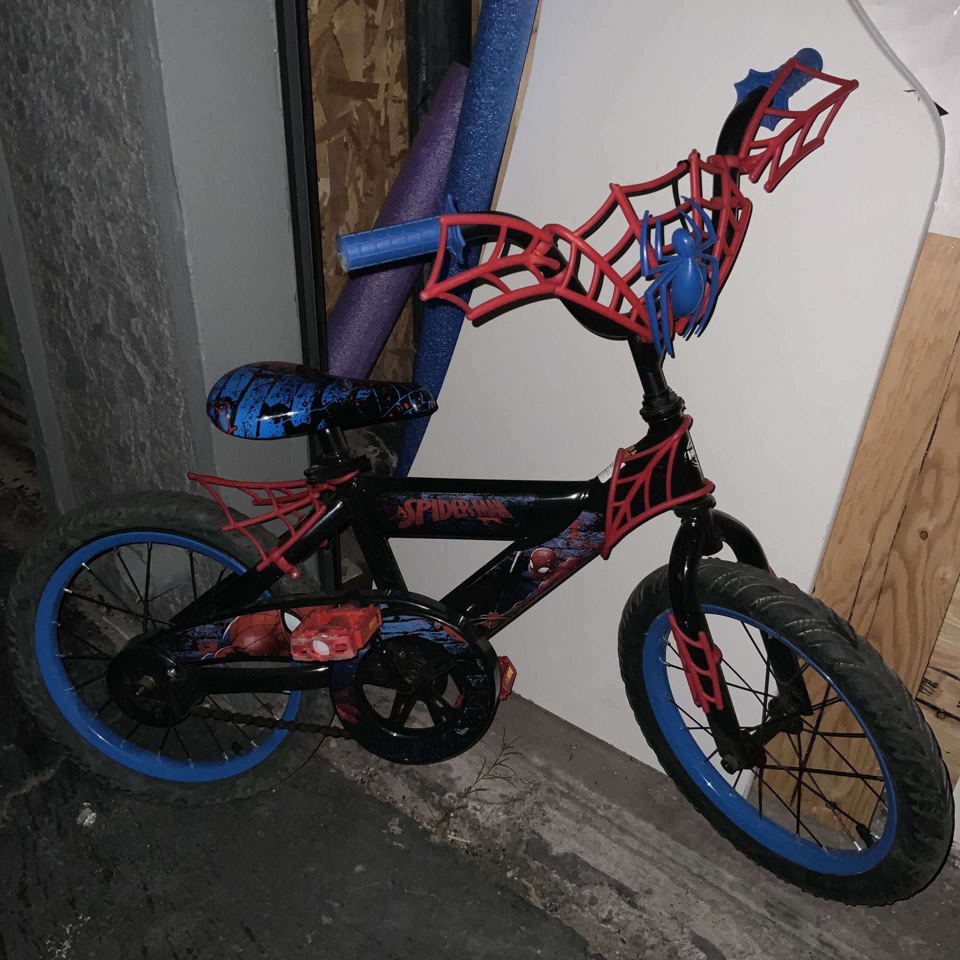 16in Spiderman Kids Bike