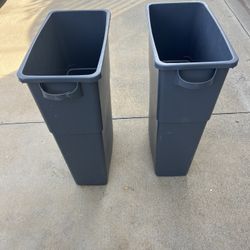 Plastic Trash Cans (2x)