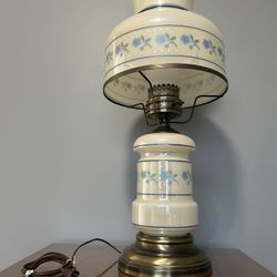 Vintage Quoizel Abigail Adams Hurricane Lamp