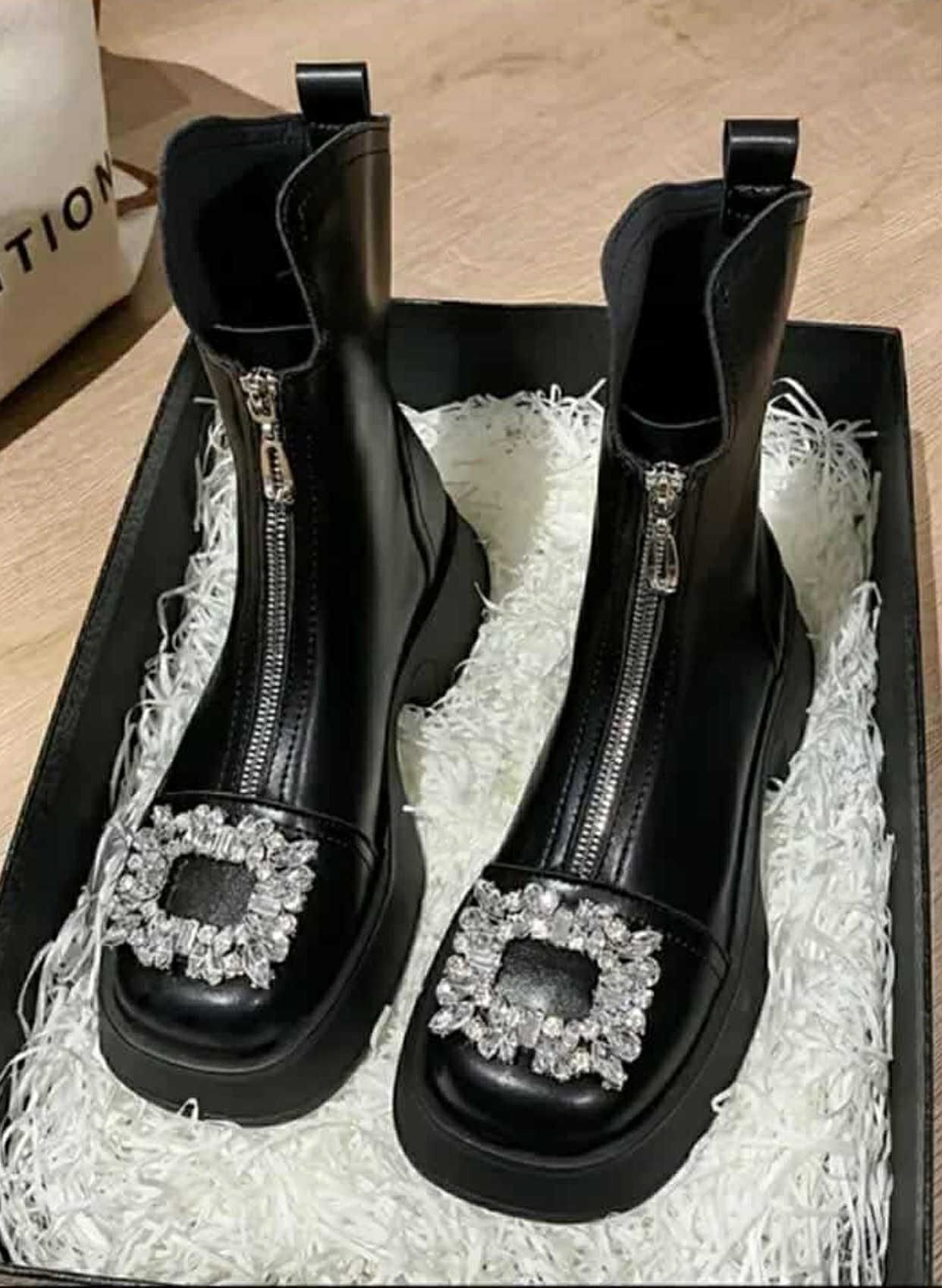 LUXURY DESIGNER WOMEN”S HIGH HEEL ANKLE BOOTS : USA SIZE 8.5 - EURO SIZE 39 - 40