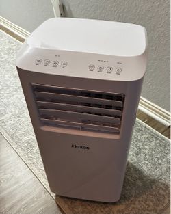 Like New Portable 10,000 BTU AC