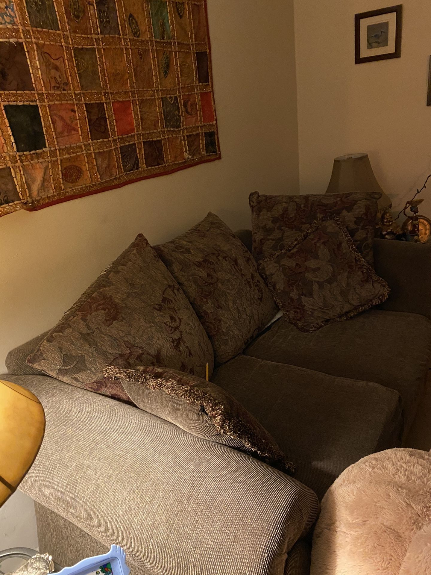 Couch/loveseat