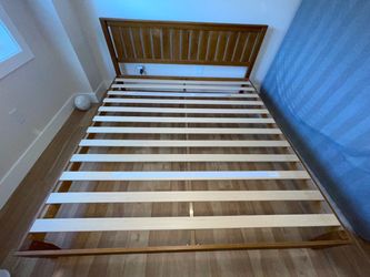 Zinus Wood Bed Frame with Slatted Headboard