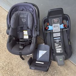 Uppababy Mesa Max Car a seat