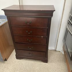 Dresser