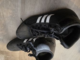 Mens Adidas wrestling shoes size 6