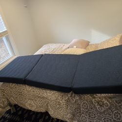 Foldable Cushion
