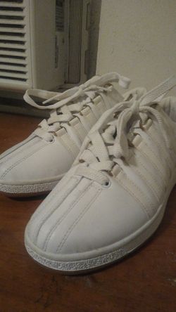 K Swiss tennis shoes