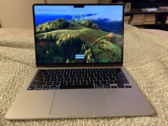 Like-New Apple MacBook Air M2 – 8GB RAM, 13.6″, 256GB SSD