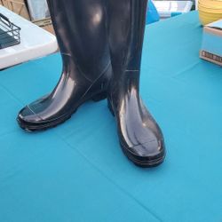 Womans Size 10 Rain Boots