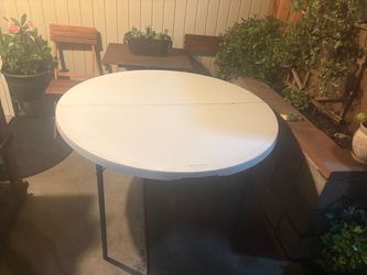 Lifetime foldable table