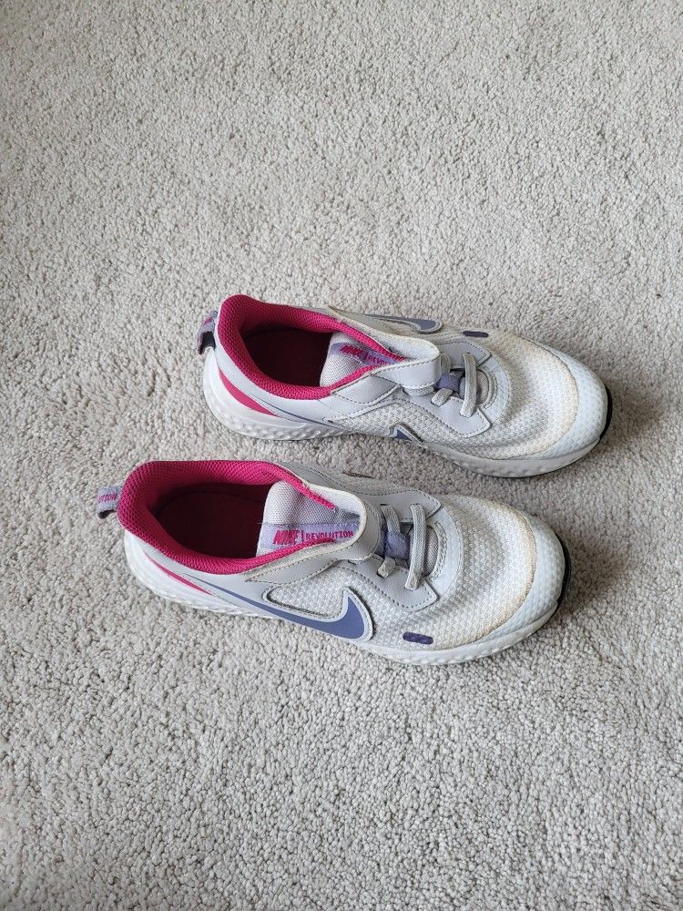 Nike Snickers Size 3Y