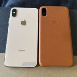iPhone Xs Max 64 GBs Unlocked 
