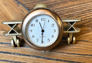 Mini Vintage-Style Biplane Airplane Desk Clock. Works. Batteries Included