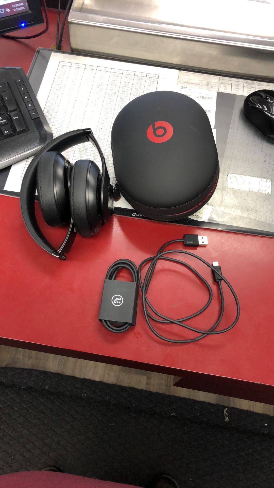 96091 Beats STUDIO3 Black Wireless Bluetooth Over Ear Headphones W/ Aux, & Usb Cords In Shell Case 589600