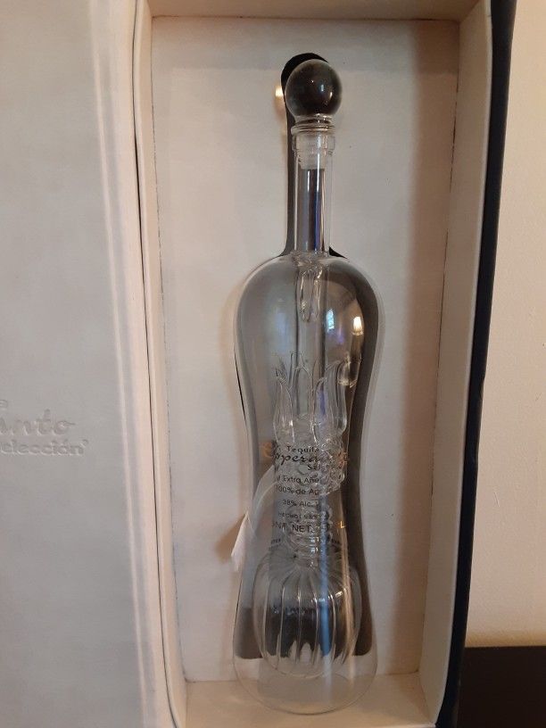 EMPTY Esperanto Tequila Extra Anejo Supremo 750 ML
Bottle With Box