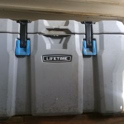 LIFETIME ICE CHEST COOLER
