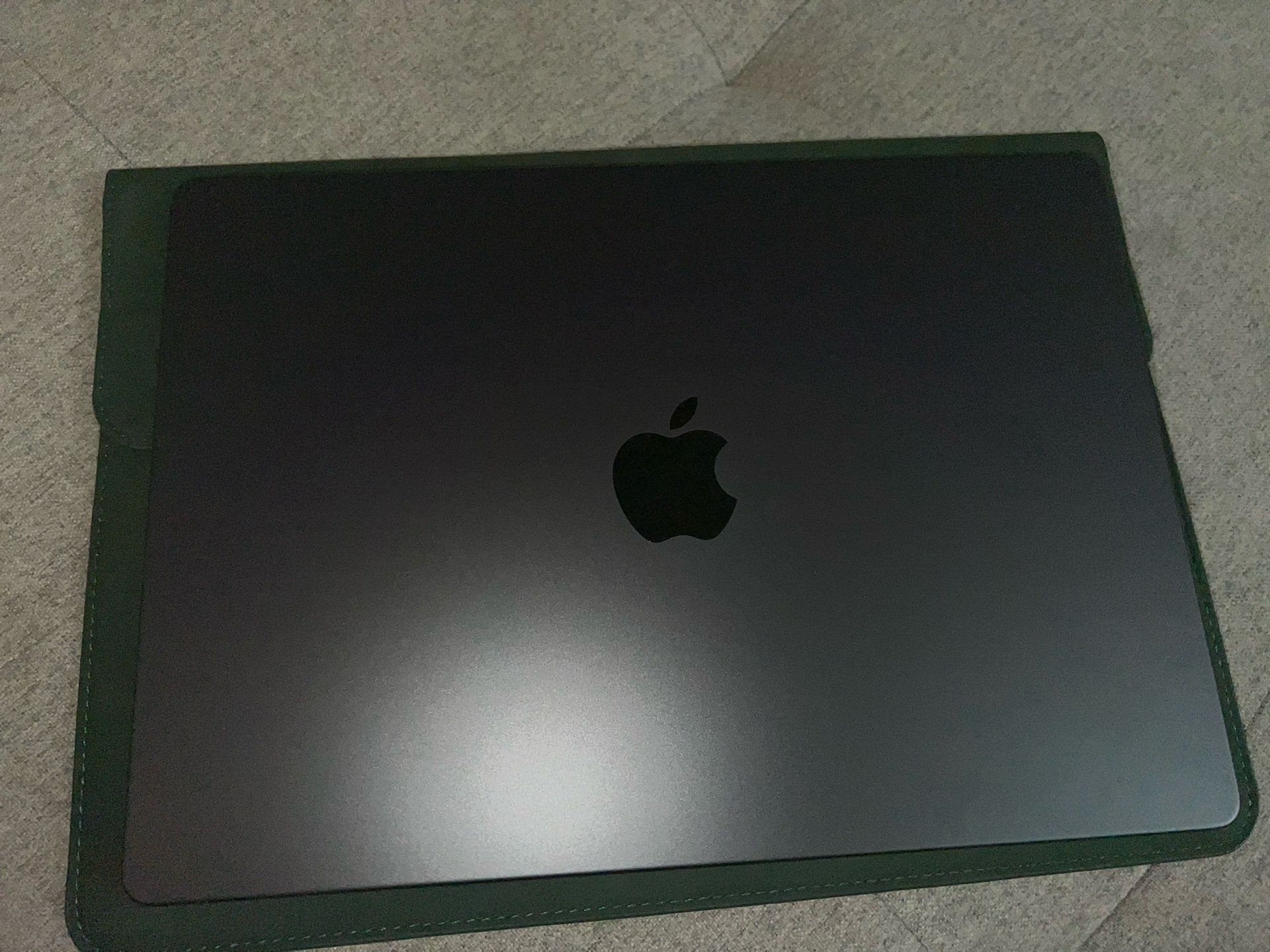 Mint MacBook Pro M4