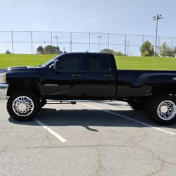 2008 Chevy Silverado 3500HD dually duramax diesel 4x4