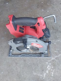 Milwaukee Circular Saw Fuel Brushless 18 V = 5 800 / min  ( RPM ) ( Brand New  )