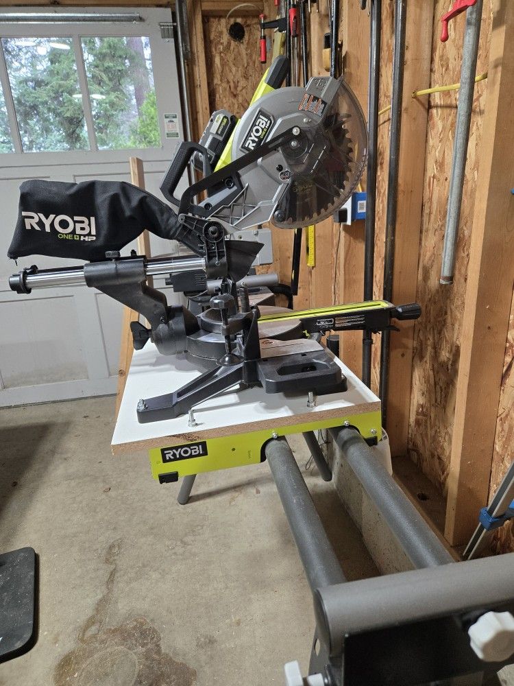 Ryobi 18V Compound Miter Saw with Universal Quickstand