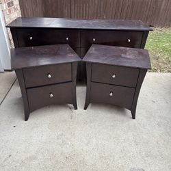 Dresser And 2 Matching Nightstands 