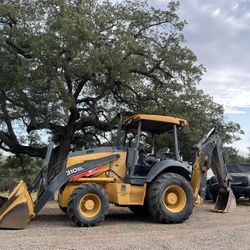 John Deere 4X4 Backhoe (w/Extendable Dipper)