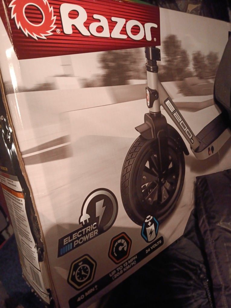 Razor E200 HD Electric Scooter Brand New Still In Box