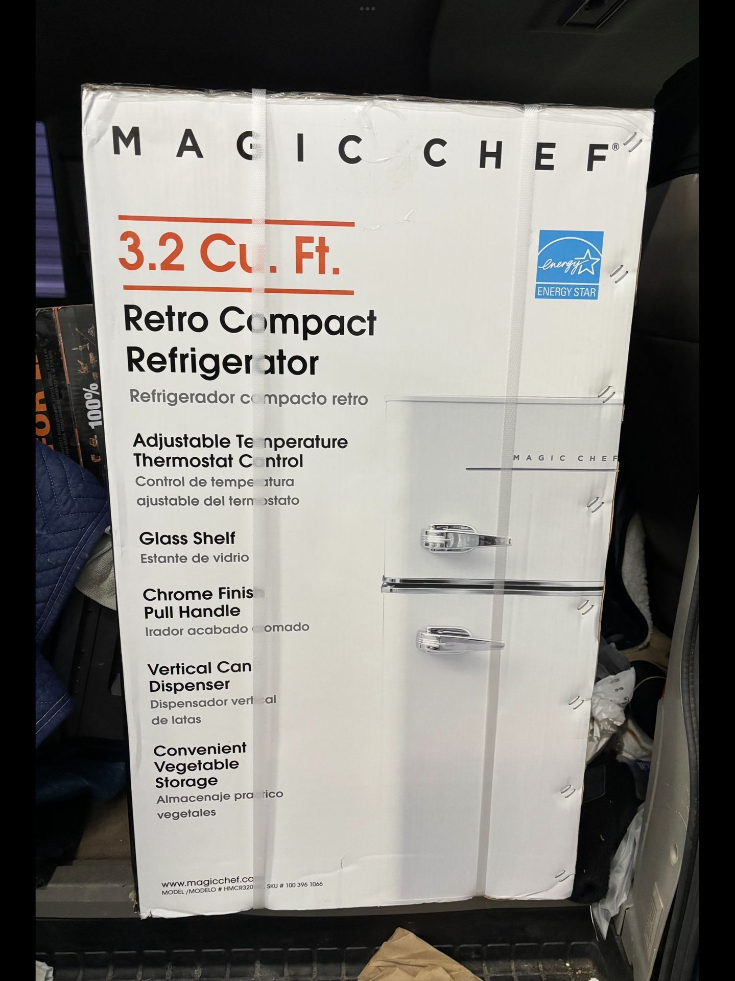 NEW Magic Chef Retro 3.2 Cu. Ft. 2 Door Mini Fridge & Freezer in White